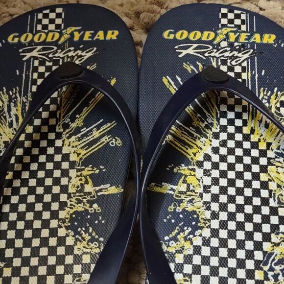 New Men's Size 13/14 Goodyear Racing Nascar Navy Yellow Black White Flip Flops - Picture 3 of 6